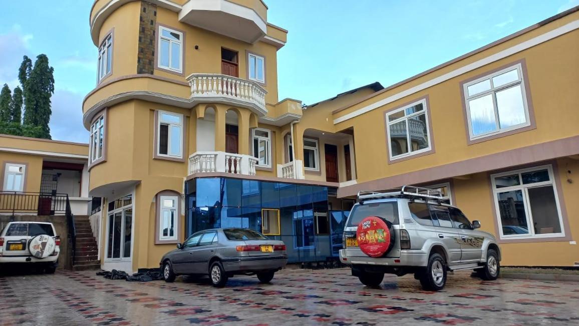 Moments Park Motel Dar es Salaam Extérieur photo