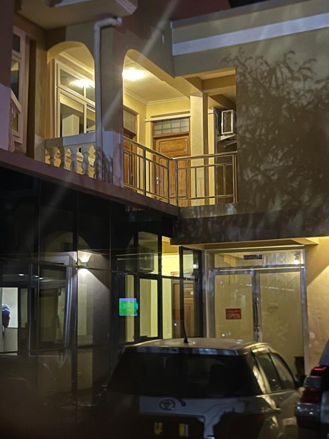 Moments Park Motel Dar es Salaam Extérieur photo